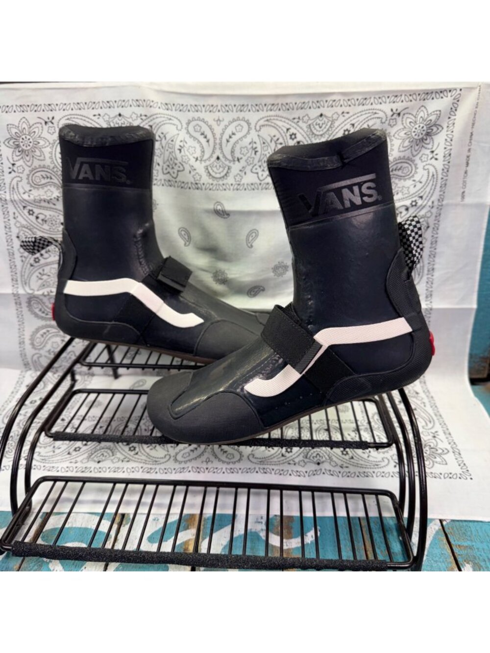 NEW Vans 5mm Surf Boot 2 Hi V Men's Wetsuit Booties Mens 7/Womans 8.5